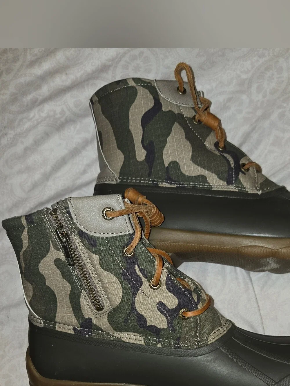 Sperry Women’s Olive Green Camo Duck Boots Size 11